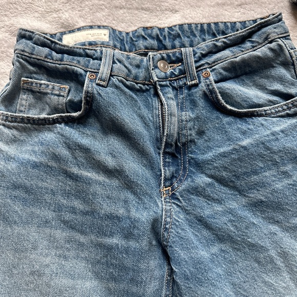 ZARA Light Blue High-Rise Women's Jeans - Picture 2 of 3